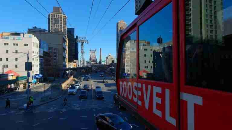Roosevelt Island: ammirare New York dalla funivia