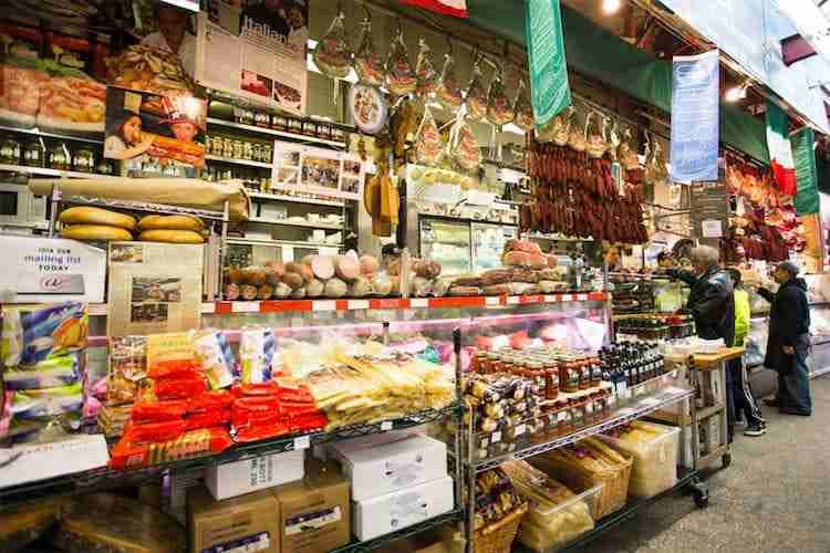 Arthur Avenue, la Little Italy nel Bronx: come arrivare e cosa vedere