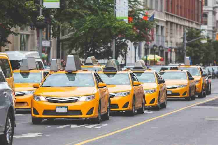 Prendere un taxi a New York: costi e come funzionano