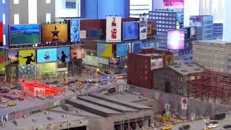 Gulliver’s gate a Times Square