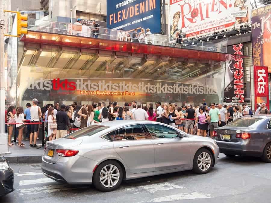 I chioschi TKTS per i biglietti scontati dei musical di Broadway