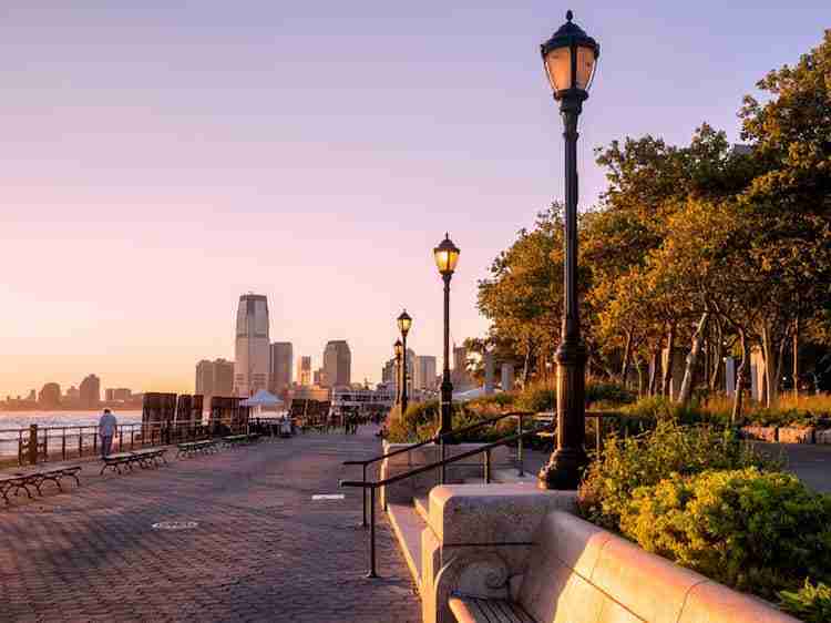 Battery Park al tramonto