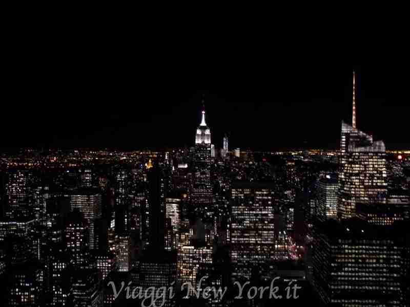 Il panorama notturno dal Top of the Rock