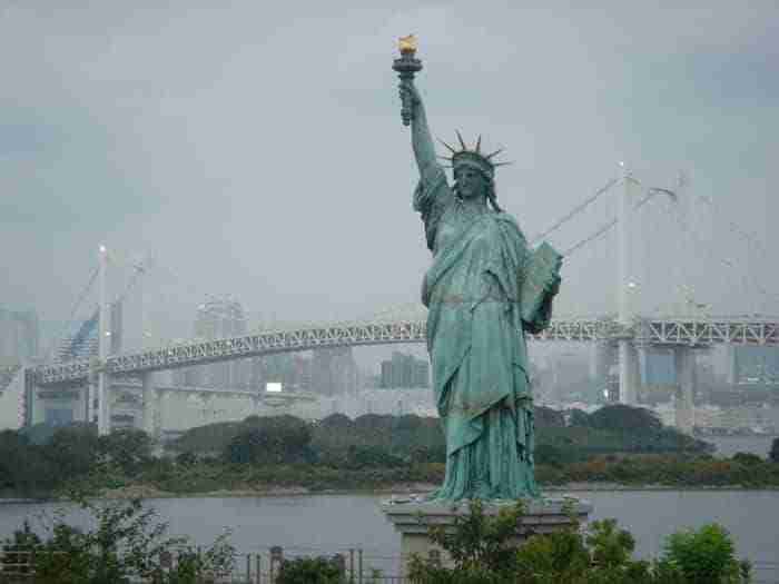 Le Statue della Libertà nel mondo: da Parigi a Tokyo