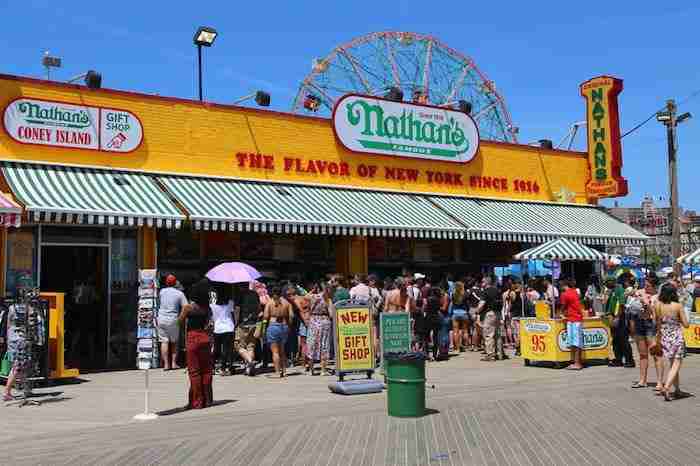 La storica location di Nathan's a Coney Island