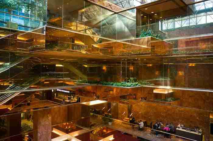 Gli interni della Trump Tower