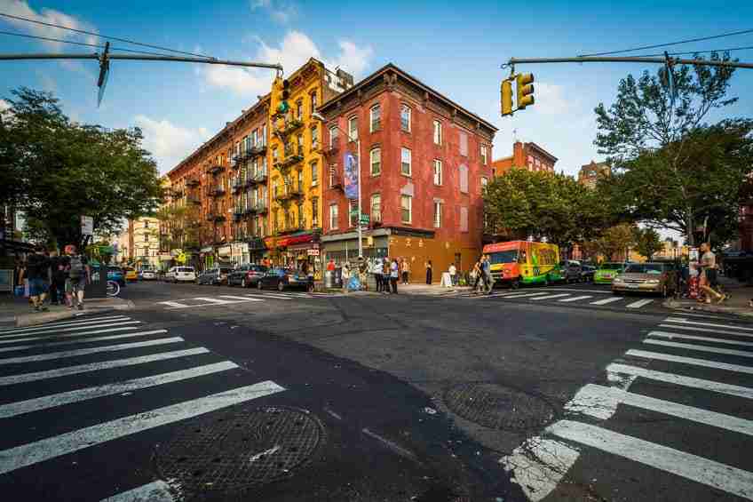 L'incrocio tra Bedford Avenue e la Sixth Street, Williamsburg