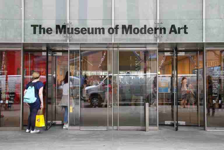 Il MoMA di New York chiude