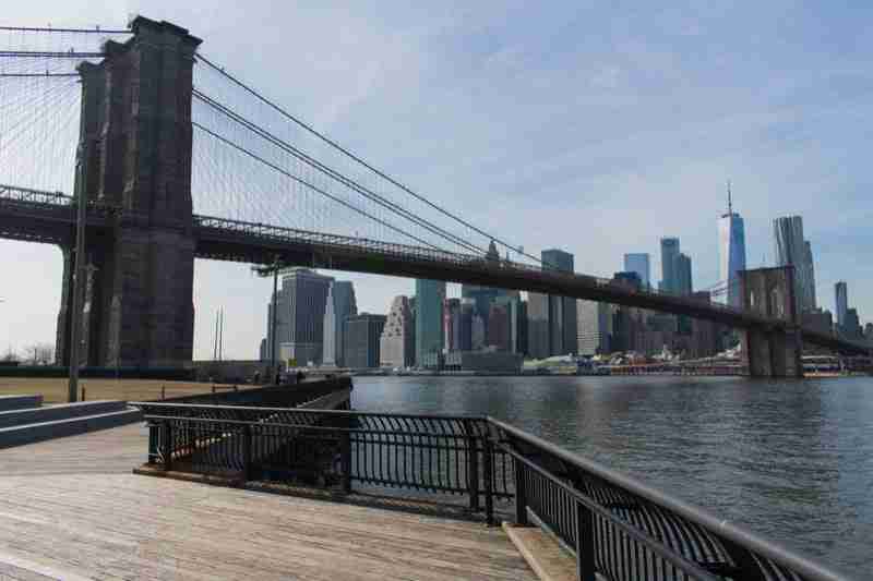 Lo skyline di Manhattan dal Brooklyn Bridge Park