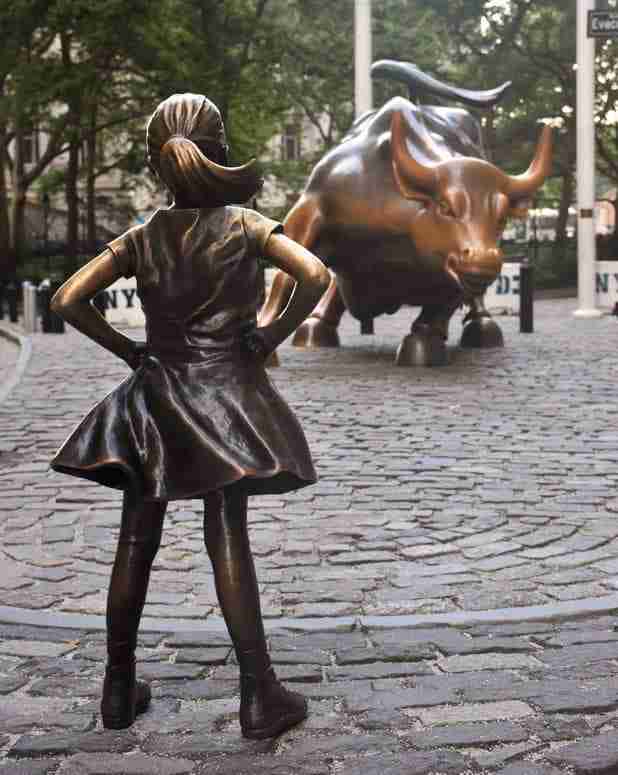 La bambina e il toro di Wall Street