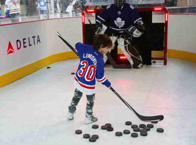 Giovane tifoso con la maglia dei Rangers 