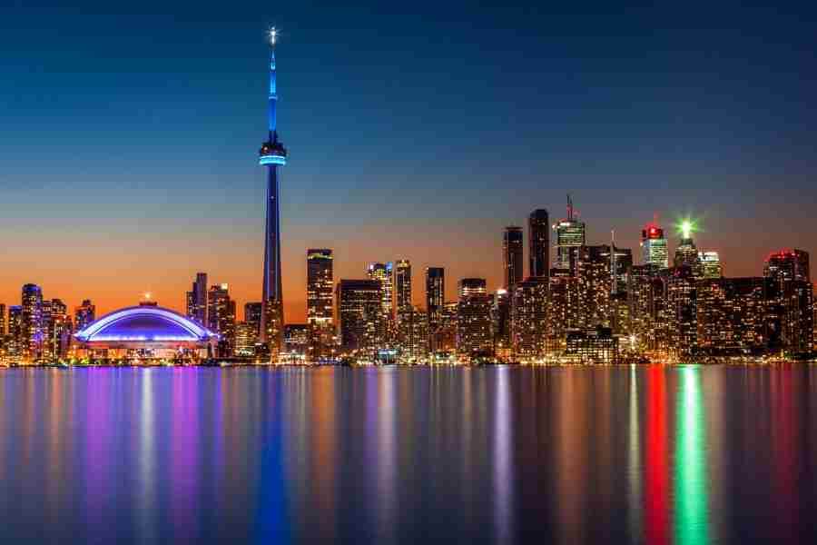 Lo skyline di Toronto al tramonto, tour da New York