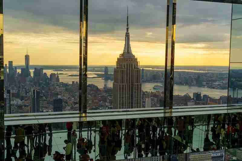 La bellissima vista sull'Empire State Building dall'osservatorio One Vanderbilt Summit