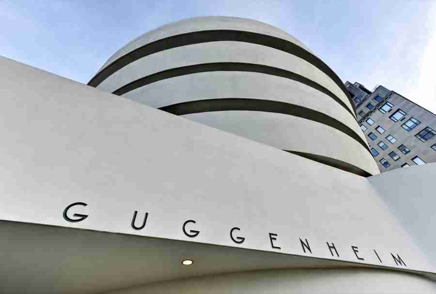 L'esterno del Guggenheim Museum sulla 5th Avenue, New York