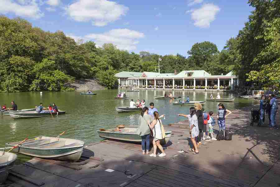 Fare un giro in barca è una delle esperienze più belle a Central Park