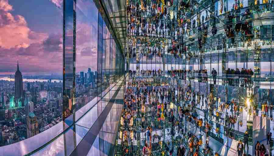 Osservatorio del Summit One Vanderbilt durante il tramonto, New York