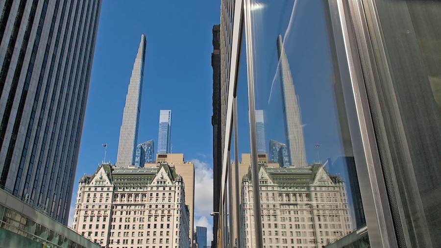 111 West 57th Street conosciuto anche Come Steinway Tower a Midtown Manhattan