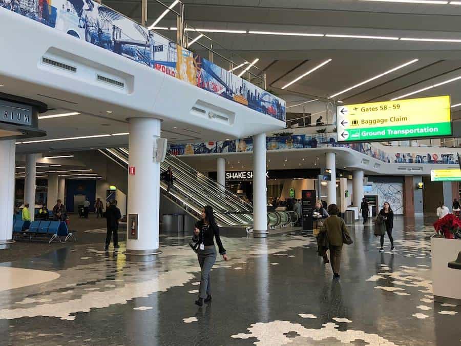 L'interno del nuovo aeroporto La Guardia, New York