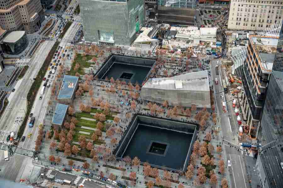 Vista aerea del 9/11 Memorial in Lower Manhattan