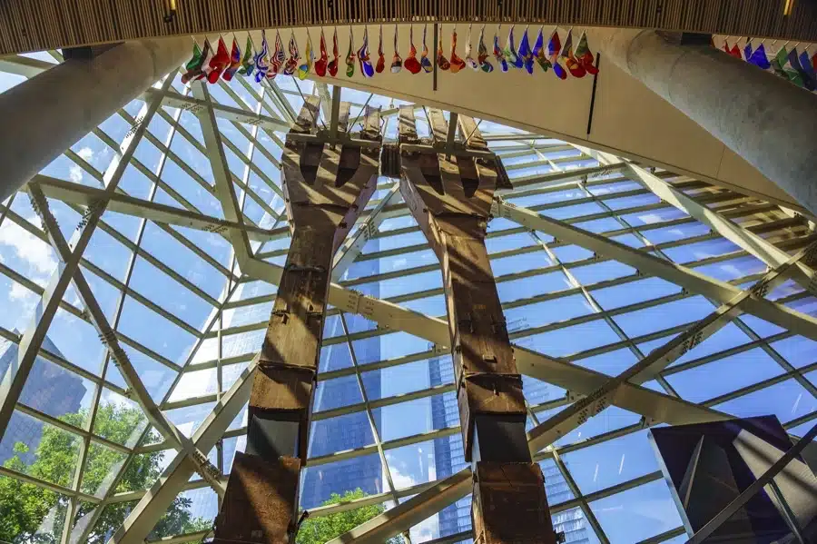 Le ultime colonne rimaste in piedi delle Torri Gemelle, 9/11 Museum