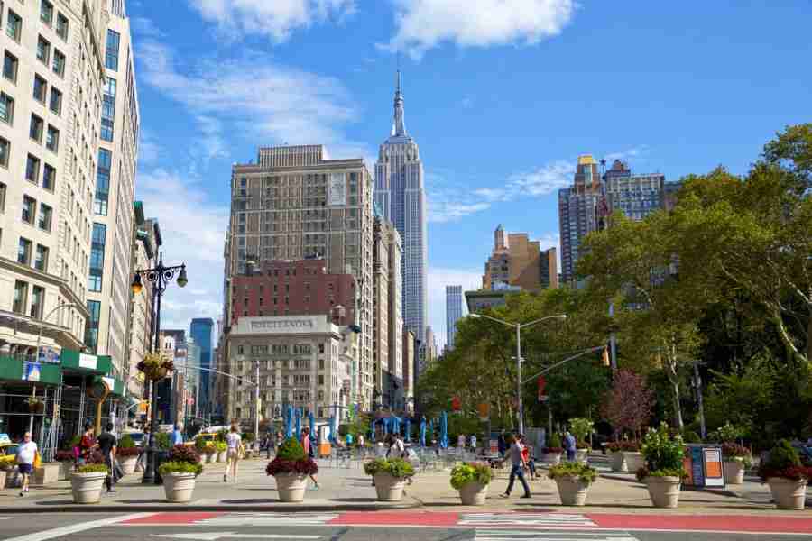 Il Madison Square Park e l'Empire State Building sullo sfondo