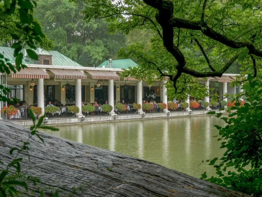 Mangiare al ristorante Loeb Boathouse è una delle esperienze più romantiche da fare a New York