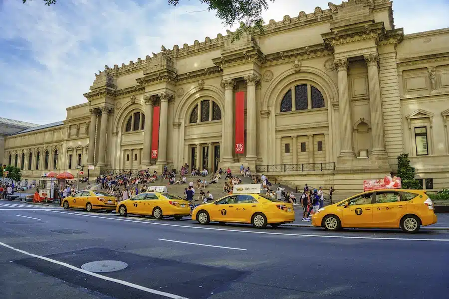 L'ingresso del Metropolitan Museum a New York