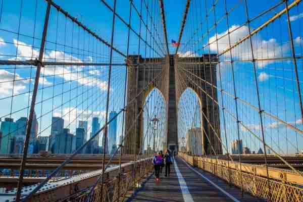Il Ponte di Brooklyn ti regalerà bellissime viste e panorami, soprattutto se lo attraversi di notte