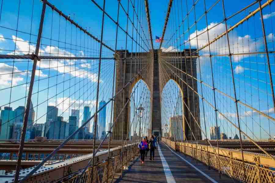 Il Ponte di Brooklyn ti regalerà bellissime viste e panorami, soprattutto se lo attraversi di notte