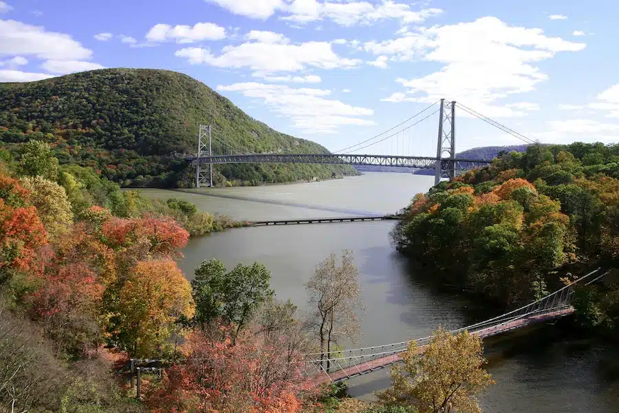 Lo splendido paesaggio autunnale lungo il fiume Hudson, New York