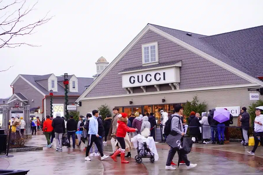 Il negozio Gucci all'outlet Woodbury Common, New York
