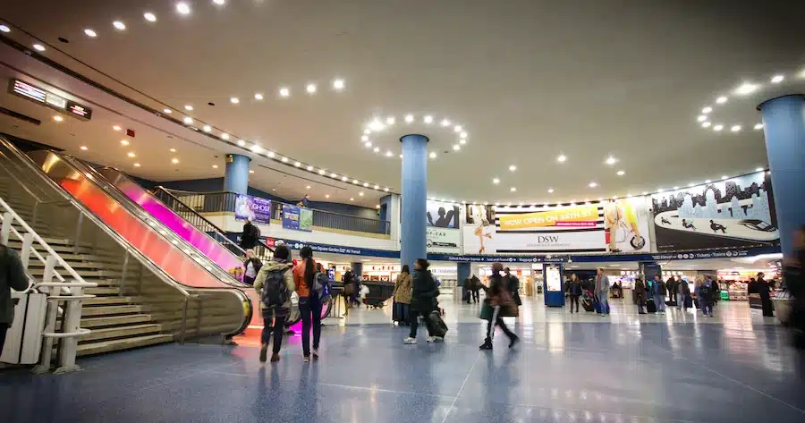 L'interno della Penn Station, New York