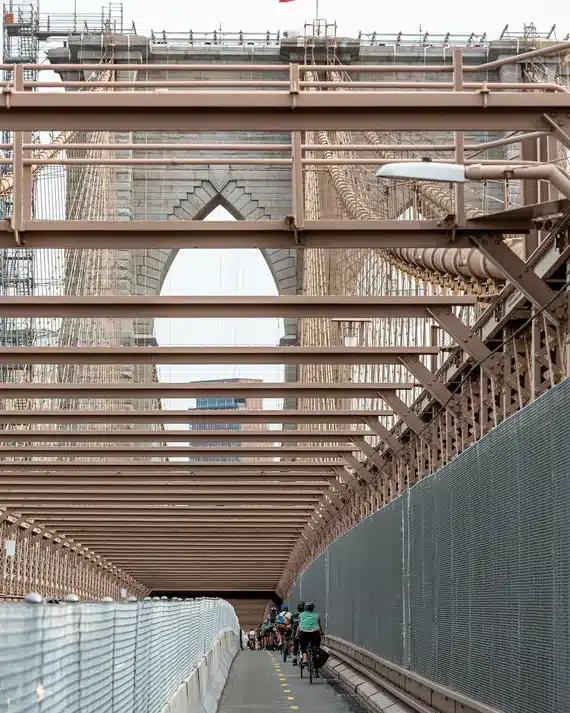 Nuova corsia ciclistica ponte di Brooklyn